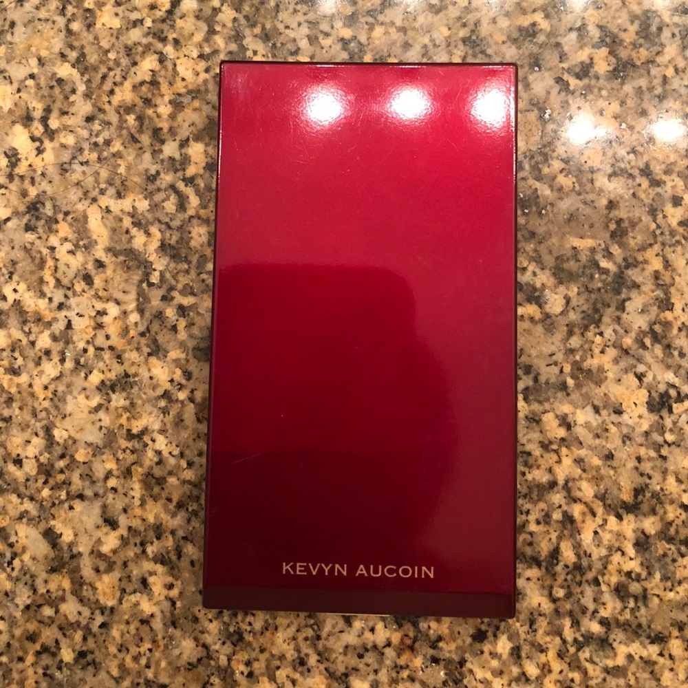 Kevin Aucoin -The Sculpting Powder